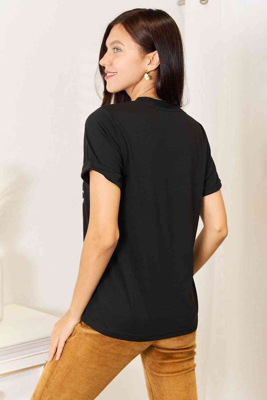 Simply Love THIS MAMA PRAYS Graphic T-Shirt in Black
